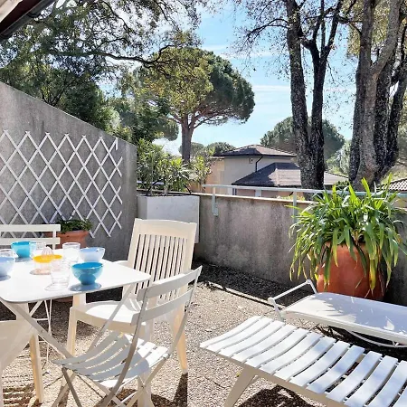 Le Lavandou, 3 Pieces, 6 Personnes - Fr-1-251-474 Apartment *