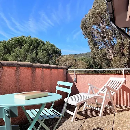 Apartment Le Lavandou, 3 Pieces, 6 Personnes - Fr-1-251-474 Le Lavandou