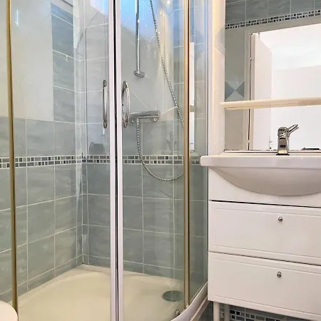 Le Lavandou, 3 Pieces, 6 Personnes - Fr-1-251-474 Apartment